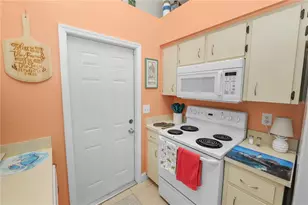 6201 Vintage Dr, Lakeland, FL 33809 - Photo 13