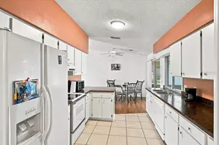 2240 Sea Island Cir N, Lakeland, FL 33810 - Photo 11