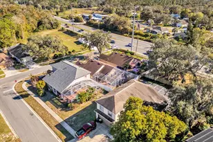 111 Pinewood Dr, Davenport, FL 33896 - Photo 13