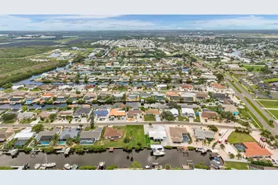 6510 Santiago Court, Apollo Beach, FL 33572 - Photo 5