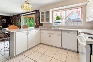 1656 Morgan Cir, Daytona Beach, FL 32117 - Photo 9