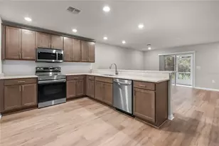 2726 Idyll Lks Cir, Plant City, FL 33566 - Photo 5