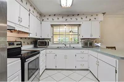 4211 Forest Hills Drive, Lakeland, FL 33813 - Photo 9
