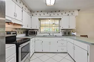 4211 Forest Hills Dr, Lakeland, FL 33813 - Photo 9