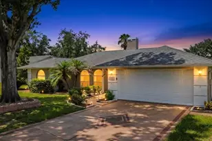 218 Glenridge Loop N, Lakeland, FL 33809 - Photo 1