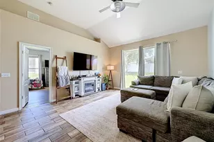 8230 Woodvine Cir, Lakeland, FL 33810 - Photo 21