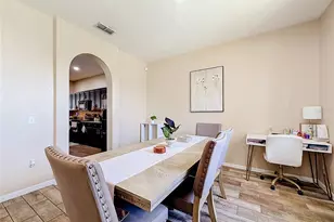 8230 Woodvine Cir, Lakeland, FL 33810 - Photo 11