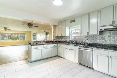 3510 Lakeview Drive, Sebring, FL 33870 - Photo 7