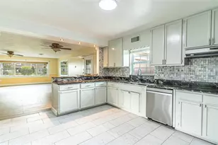 3510 Lakeview Dr, Sebring, FL 33870 - Photo 7
