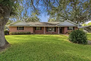 2021 Charnes Dr, Lakeland, FL 33813 - Photo 3