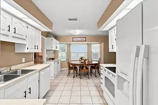 2021 Charnes Dr, Lakeland, FL 33813 - Photo 31