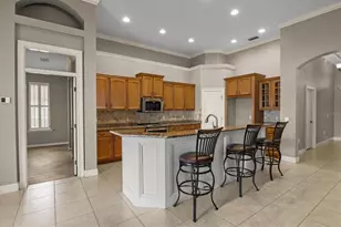 8281 Lake James Dr, Lakeland, FL 33810 - Photo 9