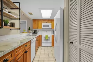 1880 N Crystal Lake Dr, Lakeland, FL 33801 - Photo 11
