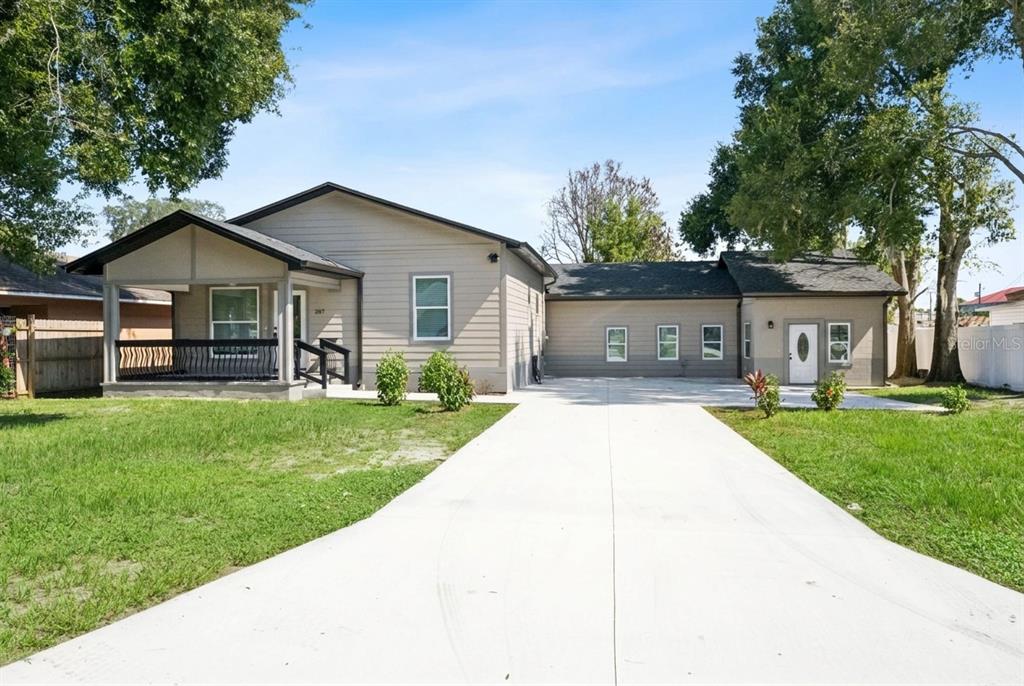 207 Ave E SE - 207 Ave E SE, Winter Haven, FL 33880 Luxury Property | Jose Angel Pina