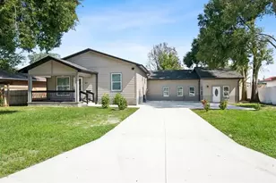 207 Ave E SE, Winter Haven, FL 33880 - Photo 1