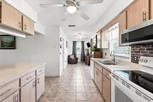 1837 Prairie Dunes Cir S, Lakeland, FL 33810 - Photo 17