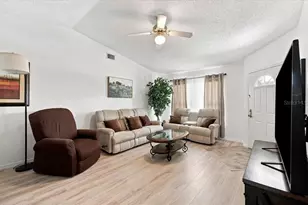 1837 Prairie Dunes Cir S, Lakeland, FL 33810 - Photo 5