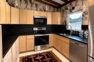 1402 Phyllis St, Lakeland, FL 33803 - Photo 7