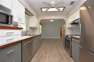 3602 Bruton Rd, Plant City, FL 33565 - Photo 9