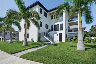 116 Wimbledon Ct, Redington Shores, FL 33708 - Photo 1