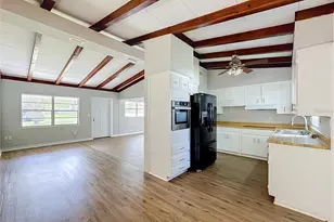 304 Sunnyhill Ln, Lakeland, FL 33803 - Photo 9