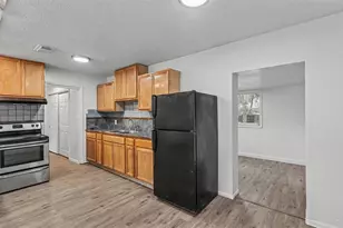 5039 Layton Ln, Lakeland, FL 33811 - Photo 5
