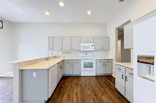 604 McDaniel St, Sun City Center, FL 33573 - Photo 15