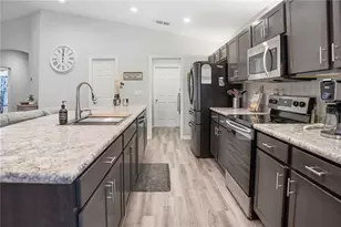 931 Pearly Ridge Ln, Lakeland, FL 33809 - Photo 7