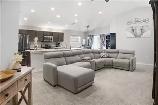 931 Pearly Ridge Ln, Lakeland, FL 33809 - Photo 5