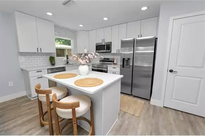521 Skyline Drive E, Lakeland, FL 33801 - Photo 13