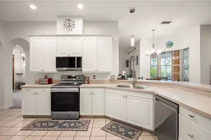 318 Hamilton Shores Dr NE, Winter Haven, FL 33881 - Photo 13