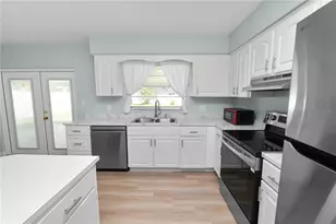 2912 Woodcrest Ln, Lakeland, FL 33805 - Photo 17