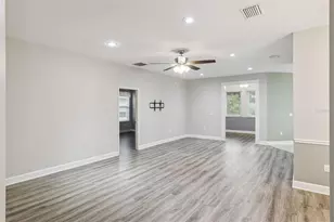 6276 Silver Lakes Dr E, Lakeland, FL 33810 - Photo 11