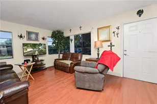 621 Hillside Dr, Lakeland, FL 33803 - Photo 9