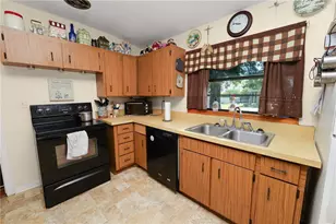 621 Hillside Dr, Lakeland, FL 33803 - Photo 13