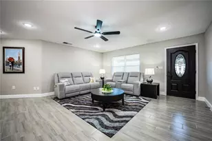 2250 Maple Hl Dr, Lakeland, FL 33811 - Photo 5
