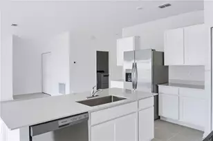 2406 McKinley Dr, Lake Wales, FL 33853 - Photo 5