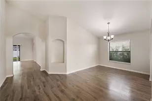 7019 Heatherbrook Dr, Lakeland, FL 33809 - Photo 9