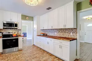 1644 W Socrum Loop Rd, Lakeland, FL 33810 - Photo 17