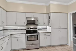1221 E Edgewood Dr, Lakeland, FL 33803 - Photo 15