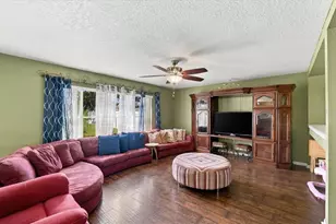 7517 Hunters Greene Cir, Lakeland, FL 33810 - Photo 5