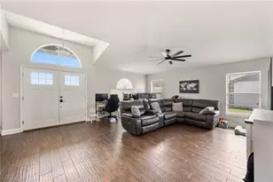 3326 Merlot Dr, Lakeland, FL 33811 - Photo 7