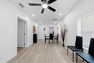 10124 N Hyacinth Avenue, Tampa, FL 33612 - Photo 19