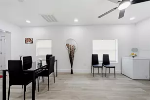 10124 N Hyacinth Ave, Tampa, FL 33612 - Photo 17