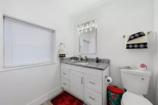 10124 N Hyacinth Ave, Tampa, FL 33612 - Photo 29