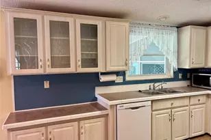 6107 Grand Oaks Dr SE, Winter Haven, FL 33884 - Photo 13