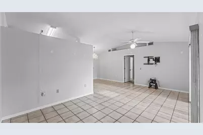 5835 Daughtery Downs Loop, Lakeland, FL 33809 - Photo 5