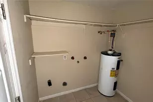 215 E Hibiscus Dr, Lakeland, FL 33803 - Photo 11