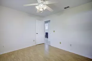 858 Mendoza Dr, Kissimmee, FL 34758 - Photo 17