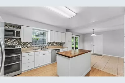 6520 Newman Circle E, Lakeland, FL 33811 - Photo 13